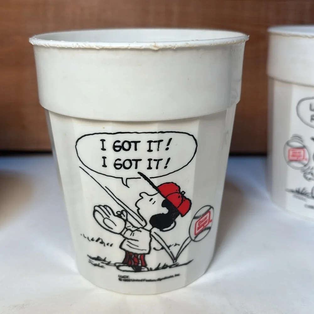 Vintage 1965 Charlie Brown and Snoopy/ Oscar Meyer Plastic Party Cups